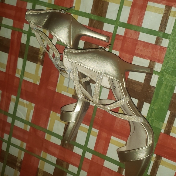 New Life Stride soft system flex heels. (2.75 inches) size 10 - Picture 5 of 7